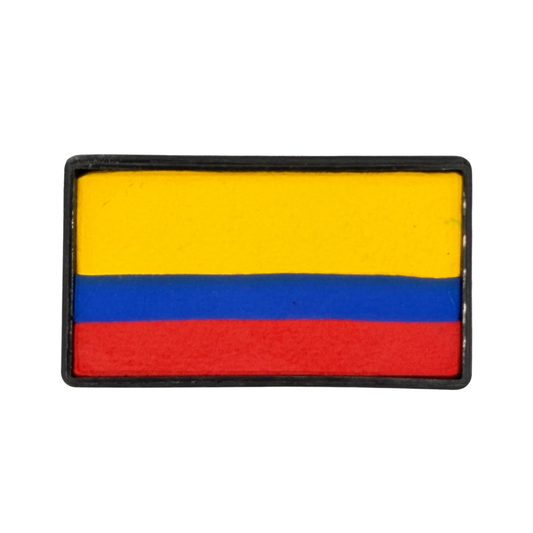 Colombia Flag Arty Cake one-stroke face paint featuring yellow, blue, and red stripes in a rectangular cake, perfect for Colombia soccer fan face paint, cheek flags, fútbol celebrations, and game day makeup.