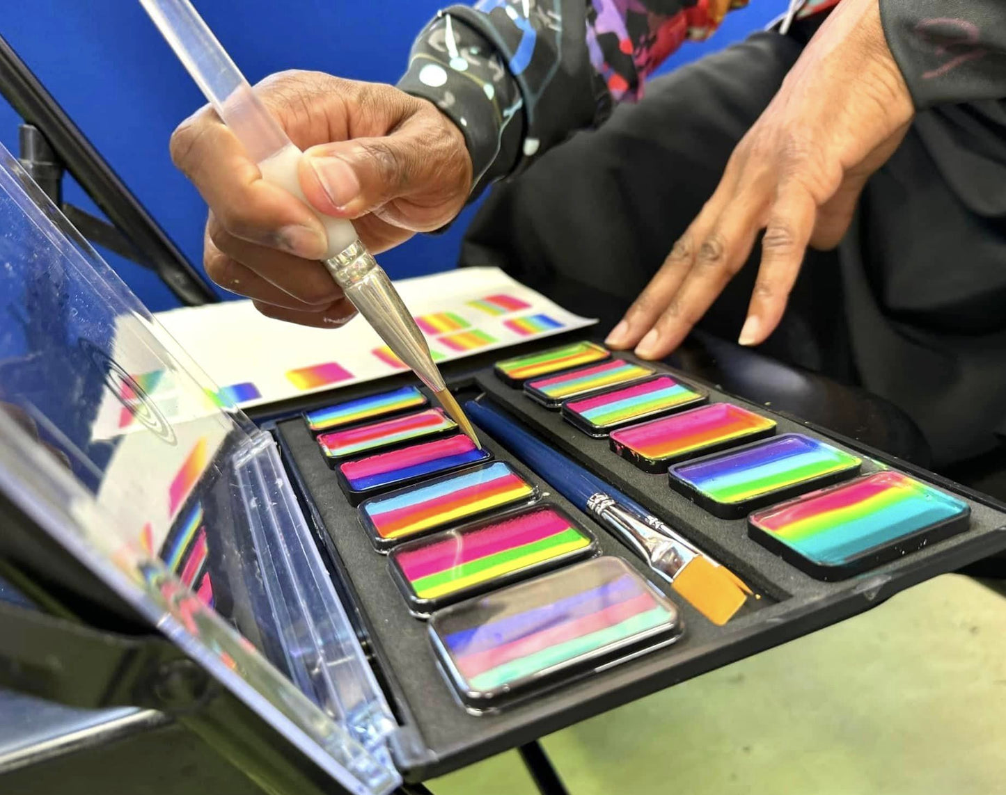 Kraze FX Tamina's Graffiti Split Cake Palette (12 x 10 gm) - Silly Farm Supplies